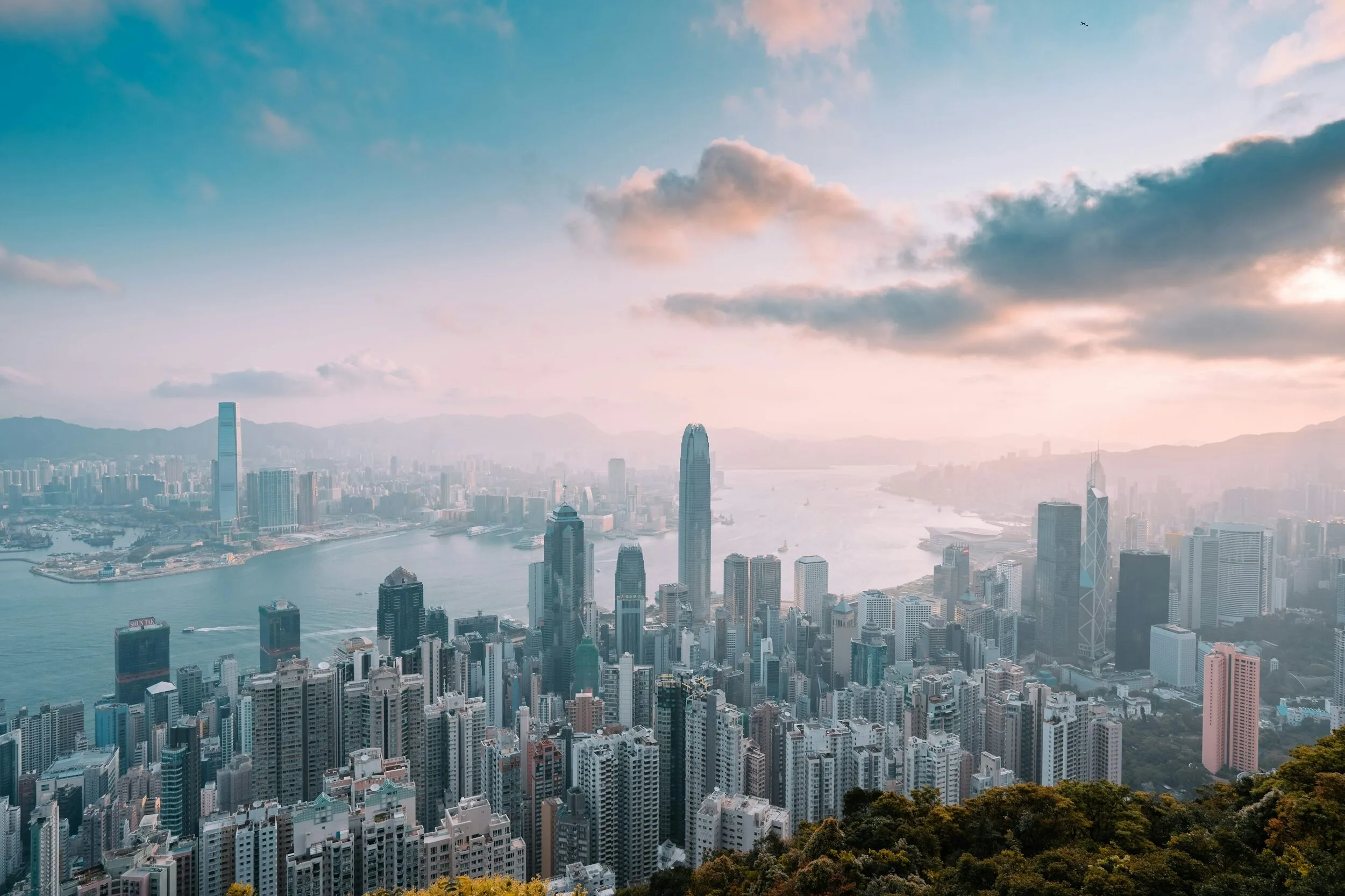 Hongkong Pillar Two – neue Regeln für IP- und Digitaleinkünfte unter der globalen Mindeststeuer