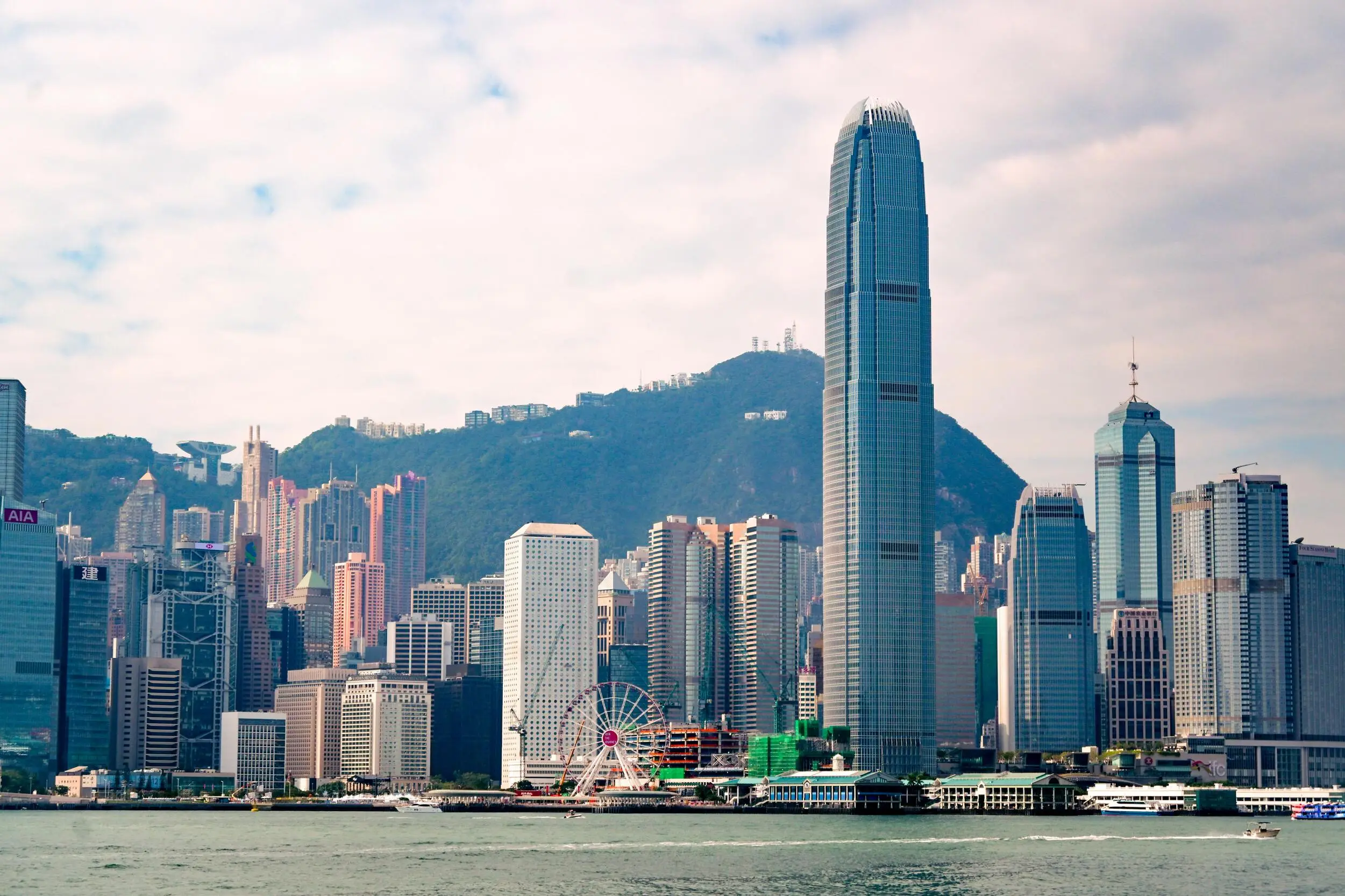 UK LLP vs. Hongkong – Vergleich internationaler Holding- und IP-Strukturen 2026